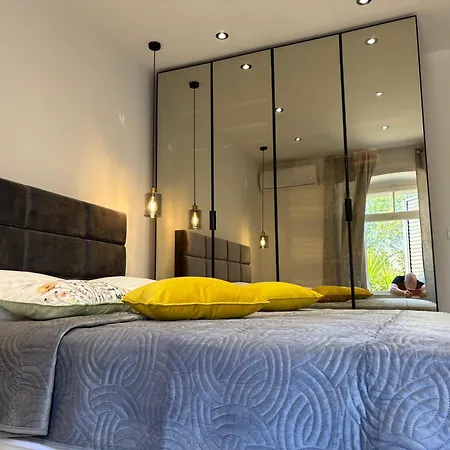 Marco Polo House * Grohote