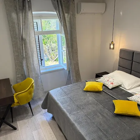 Marco Polo House Island Solta Grohote