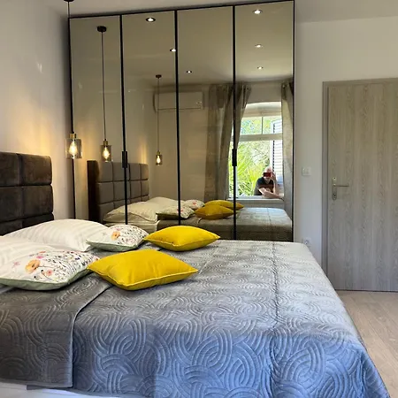 Marco Polo House * Grohote