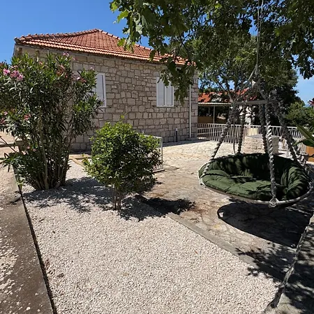 Marco Polo House Grohote