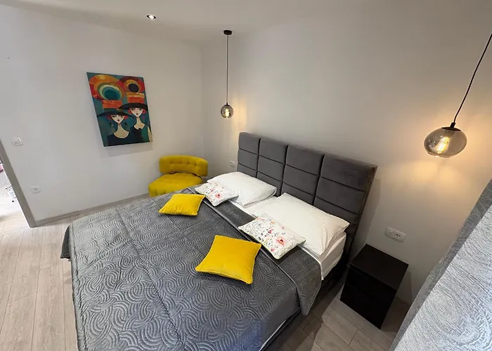 Marco Polo House Grohote