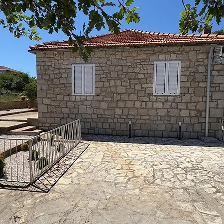 Marco Polo House Island Solta Grohote