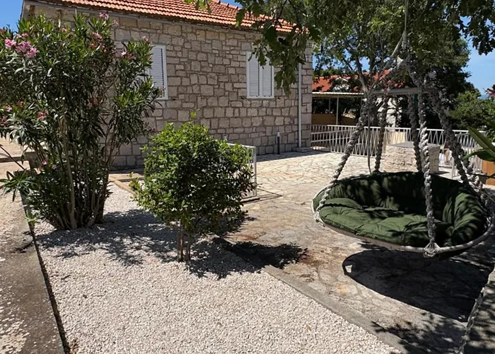 Marco Polo House Grohote